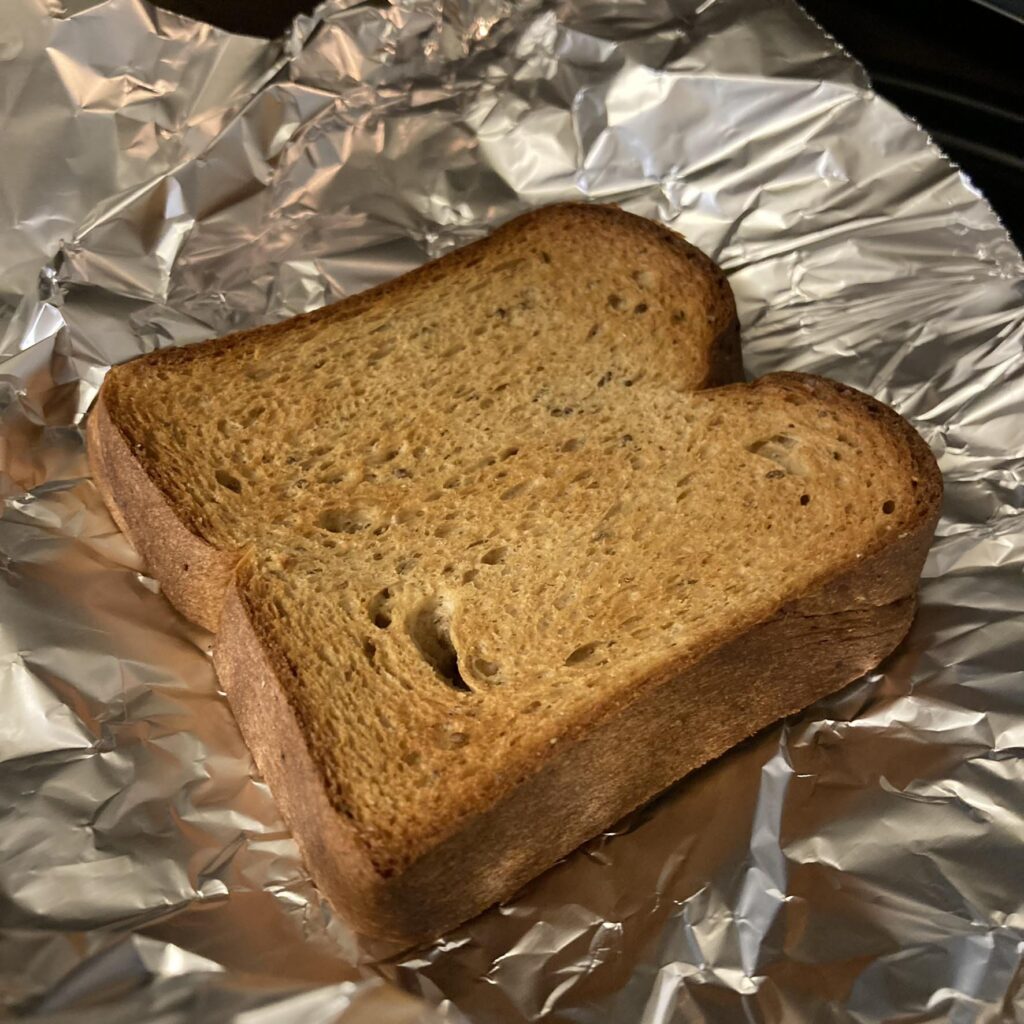 完全栄養食ベースブレッドのプレーン食パンのトースト